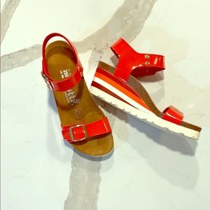 NWOT Coral Platform Sandals
